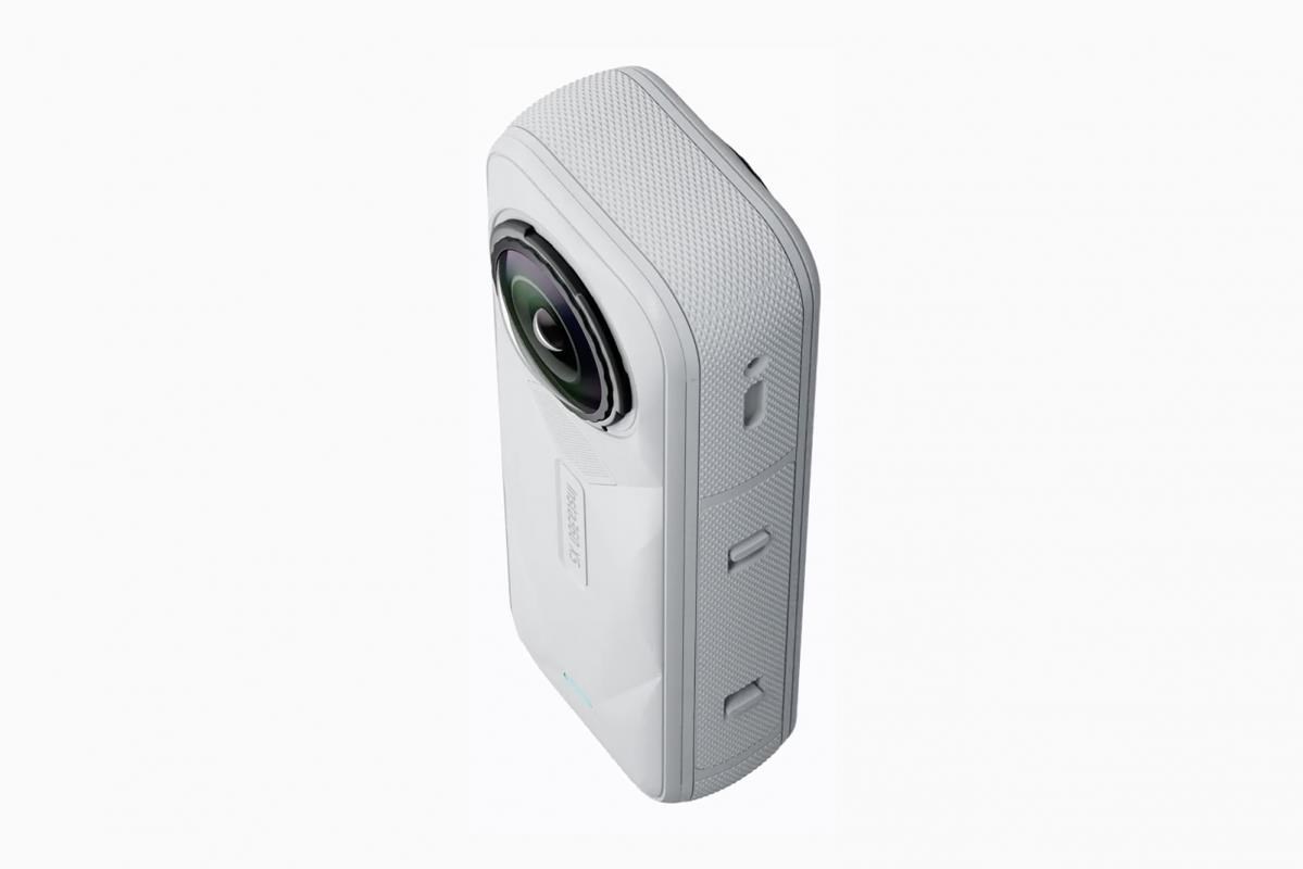 Insta360 X5 akční kamera,  bílá,  8K 360° video,  triple AI čip,  vodotěsnost do 15 m,  6osá stabilizace,  2400 mAh baterie4 