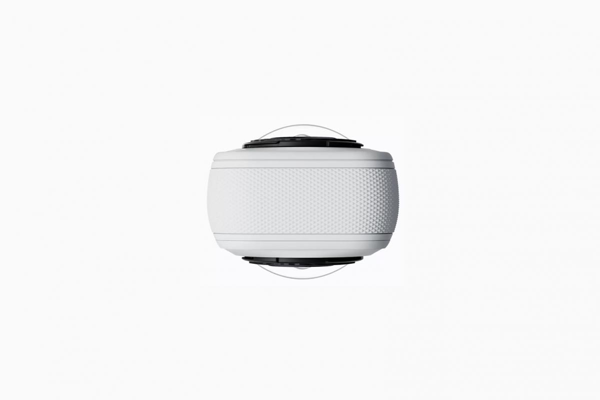 Insta360 X5 akční kamera,  bílá,  8K 360° video,  triple AI čip,  vodotěsnost do 15 m,  6osá stabilizace,  2400 mAh baterie0 