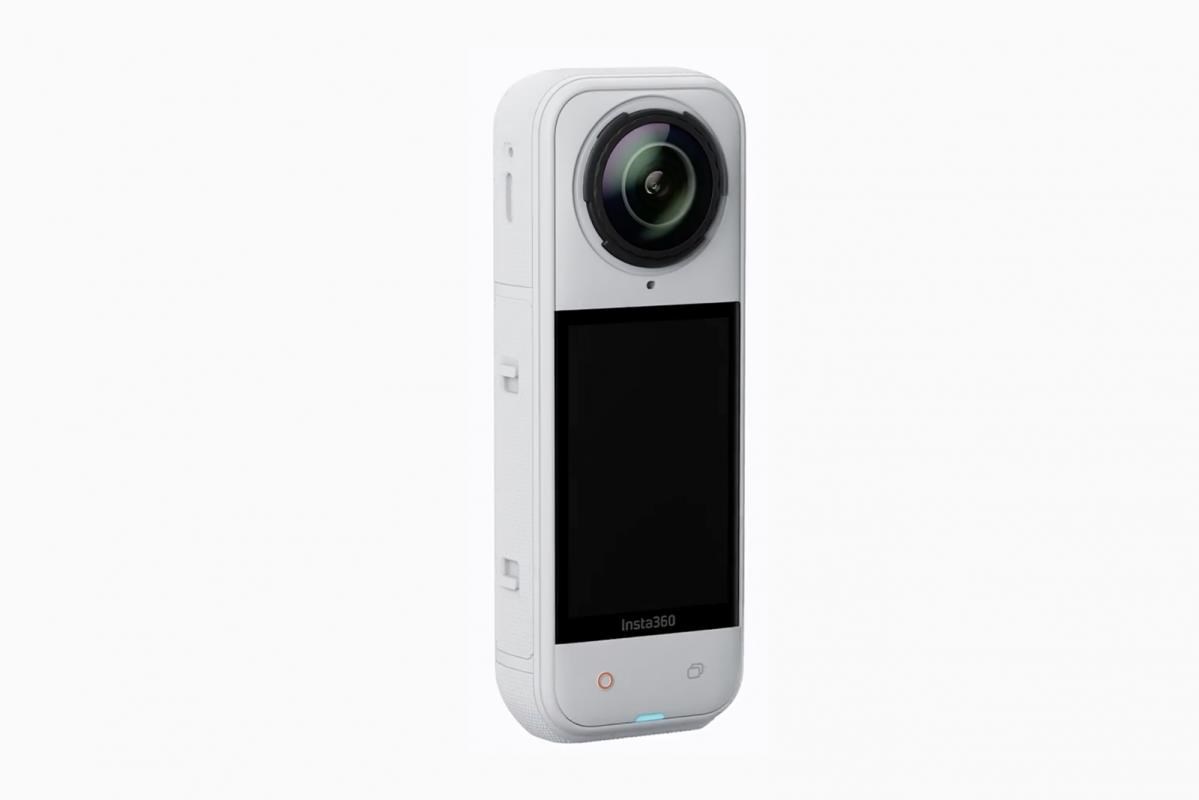 Insta360 X5 akční kamera,  bílá,  8K 360° video,  triple AI čip,  vodotěsnost do 15 m,  6osá stabilizace,  2400 mAh baterie1 