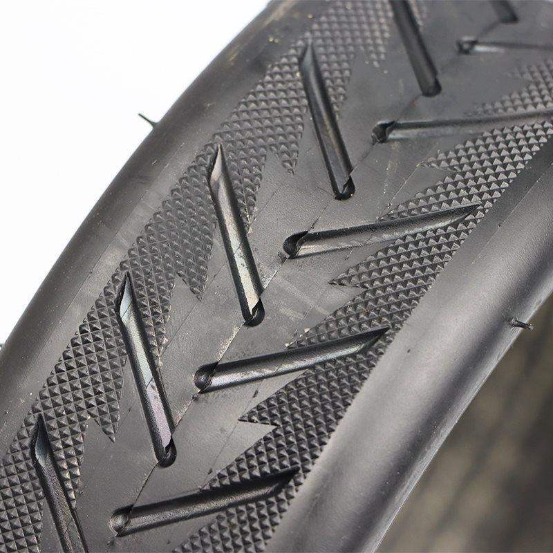 RhinoTech bezdušová pneumatika silniční s ventilkem pro Scooter 8.5x2,  černá3 