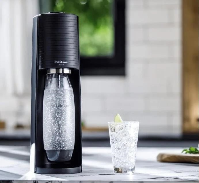 SodaStream Terra Black výrobník sody,  mechanický,  2x 1l láhev SodaStream Fuse,  bombička s CO2,  černý2 