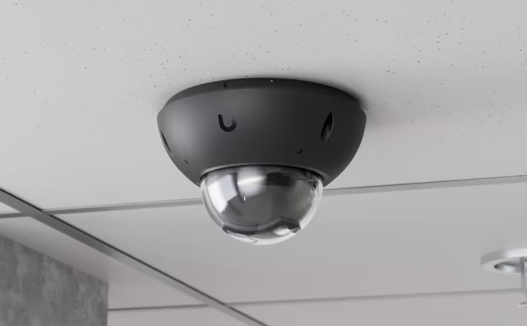 UBNT G6 Pro Dome - 8MP IP Kamera,  Černá