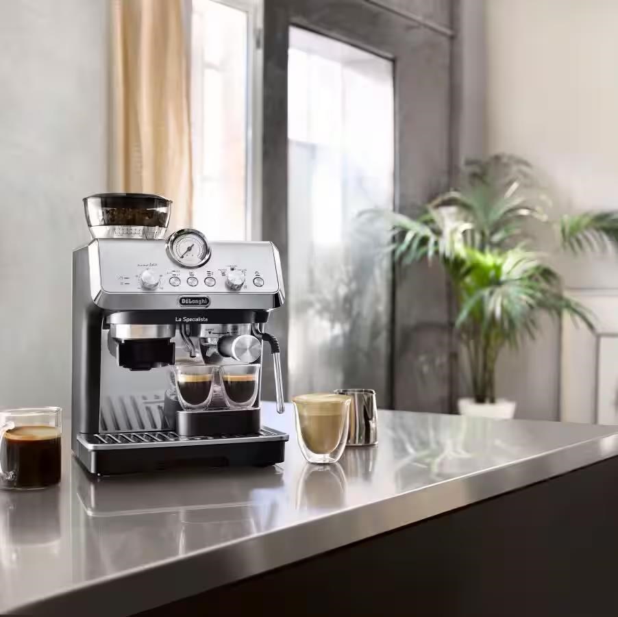 DeLonghi La Specialista Arte pákový kávovar,  1400 W,  vestavěný mlýnek,  parní tryska MyLatte3 