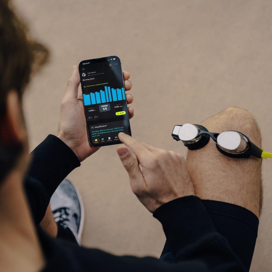 FORM Smart Swim 2 LT – chytré plavecké brýle7 