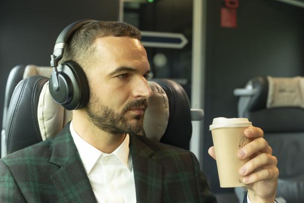 LAMAX HighComfort ANC náhlavní sluchátka s funkcí potlačení hluku 