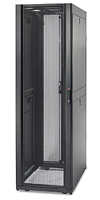 APC NetShelter SX 42U 750 mm široká x 1070 mm hlboká sieťová skriňa s bočnicami čierna