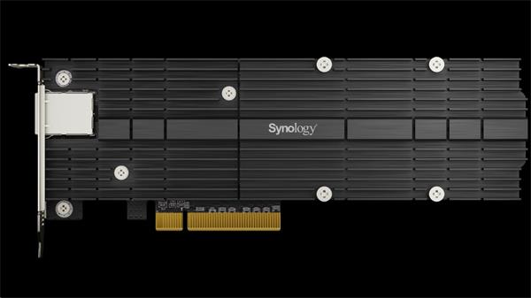 Synology™ Karta kombinovaného adaptéru M.2 SSD a 10GbE 