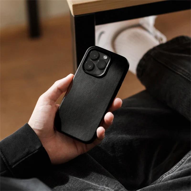 Woodcessories kryt Bio Leather Case MagSafe pre iPhone 15 - Black 
