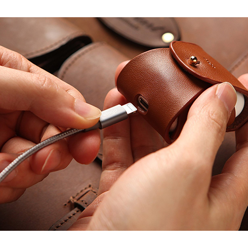 Elago Airpods Leather Case - Brown 