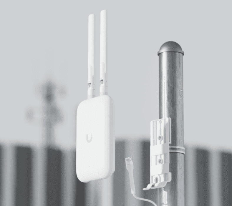 Ubiquiti UniFi AP Swiss Army Knife Ultra    (300/867Mbps) indoor/outdoor 