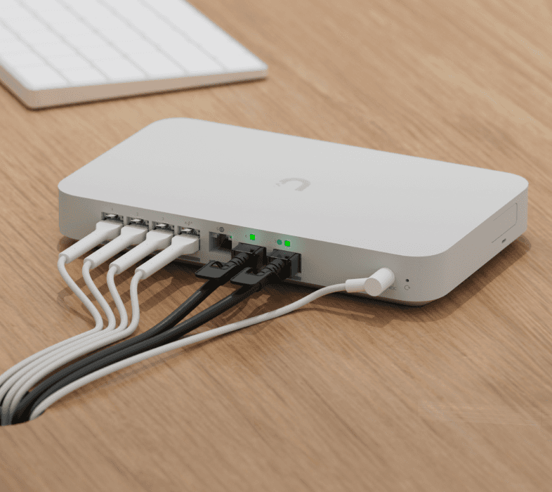 Ubiquiti UniFi Cloud Gateway Fiber  10Gbps WAN / 4x2,5Gbps LAN (UniFi gateway s podporou IPS/IDS) 