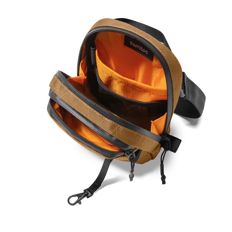 TomToc taška Aviator T37 X-Pac Travel Crossbody Bag - Brown 