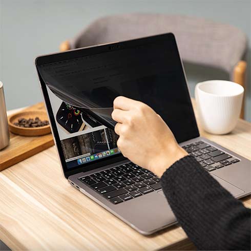 SwitchEasy Magnetic Privacy Protector pre Macbook Pro 13" 2016-2020/Air 2018- 2020 