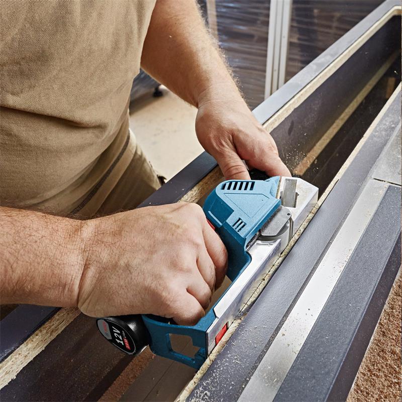 BOSCH Akumulátorový hoblík GHO 12V-20, solo 