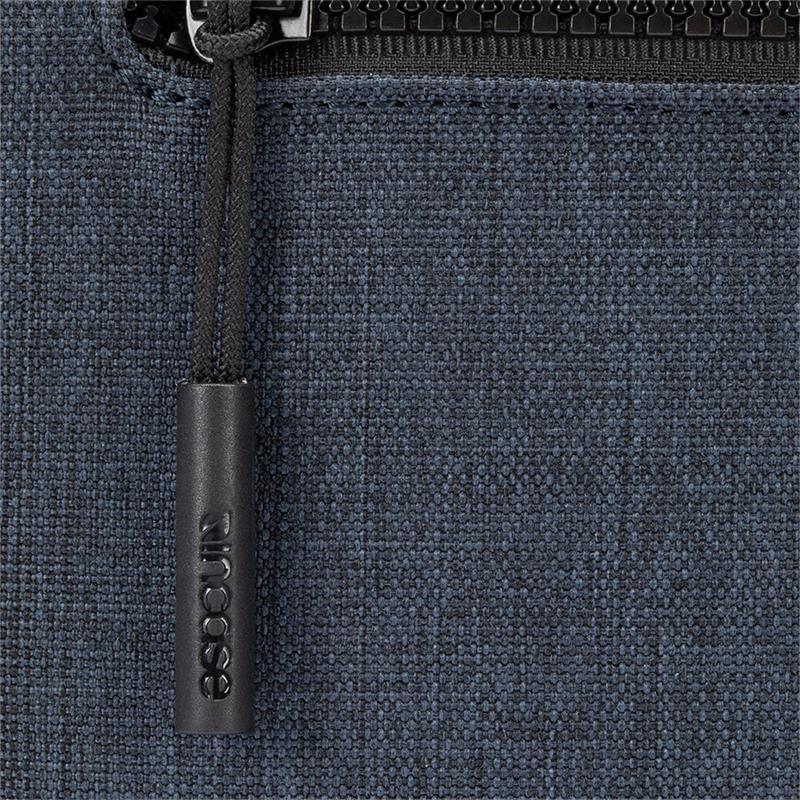 Incase puzdro Compact Sleeve in Woolenex pre MacBook Pro 16" 2021 - Navy 