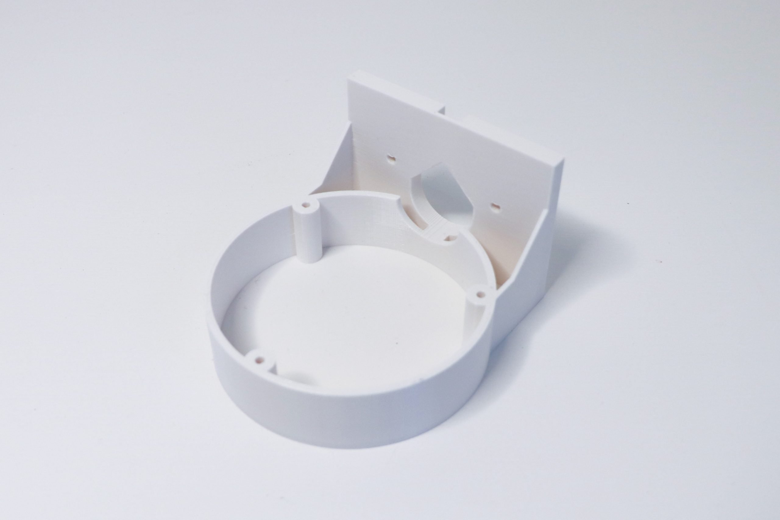 TP-LINK držák s kabelovou krytkou pro kamery VIGI C220/C230/C240 na stěnu, bílý